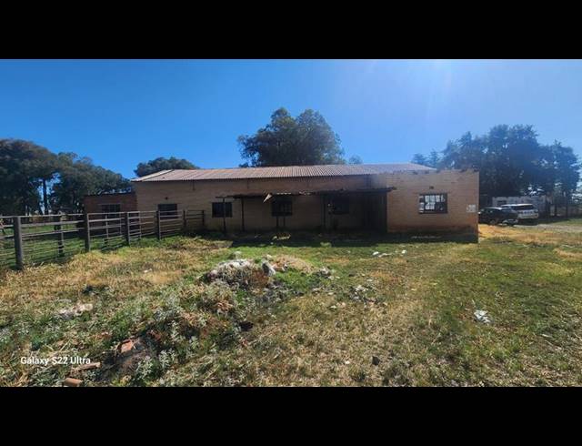 FARM FOR SALE IN ZUURBEKOM